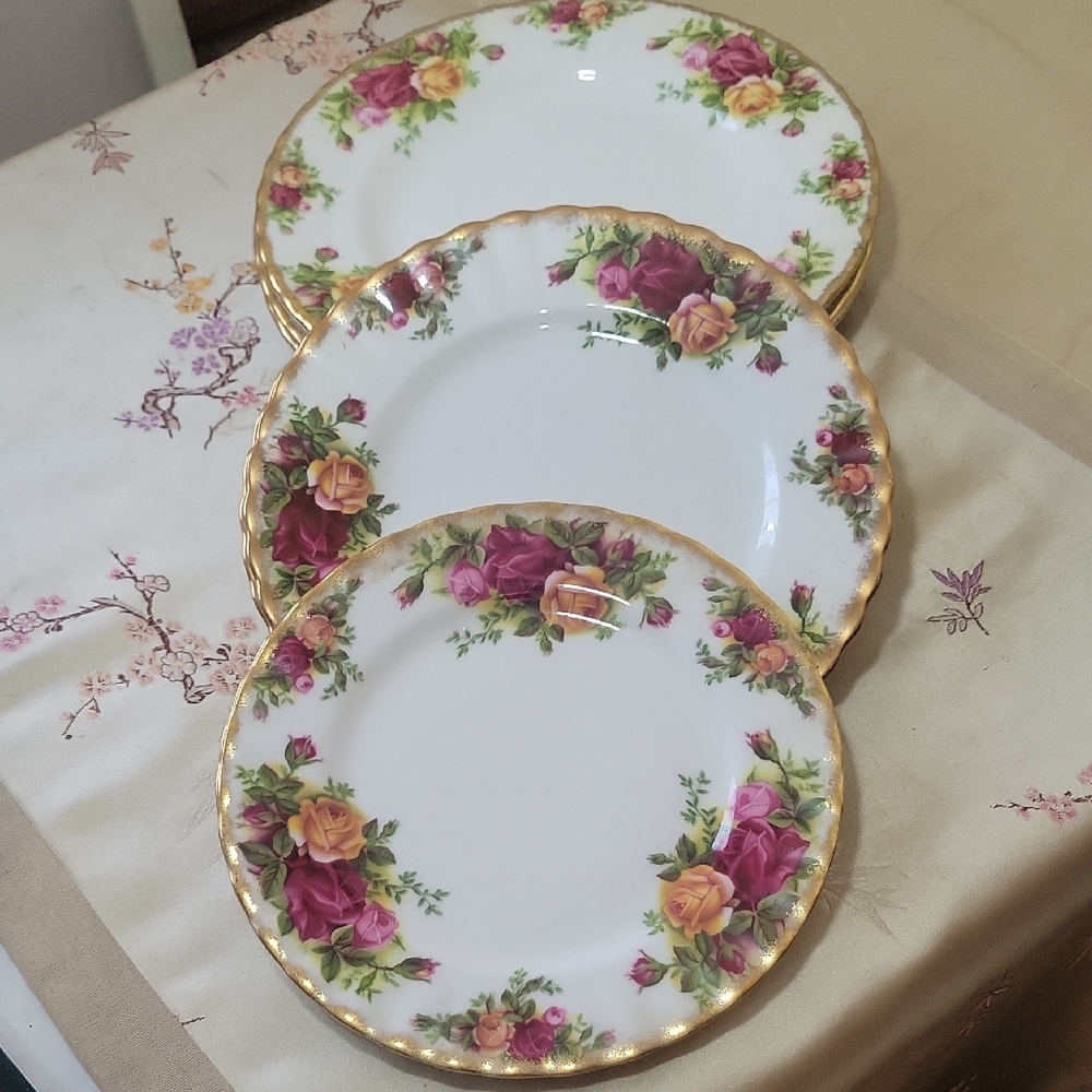 Royal Albert ~1962~ Old Country Roses~ England